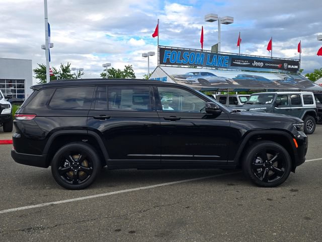 Used 2023 Jeep Grand Cherokee L Laredo AWD/4WD image 7