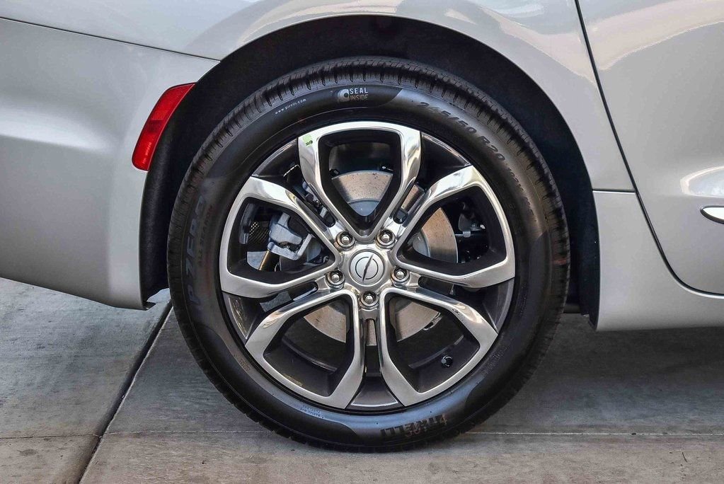 New 2026 Chrysler Pacifica Pinnacle w/ Trailer Tow Group image 12