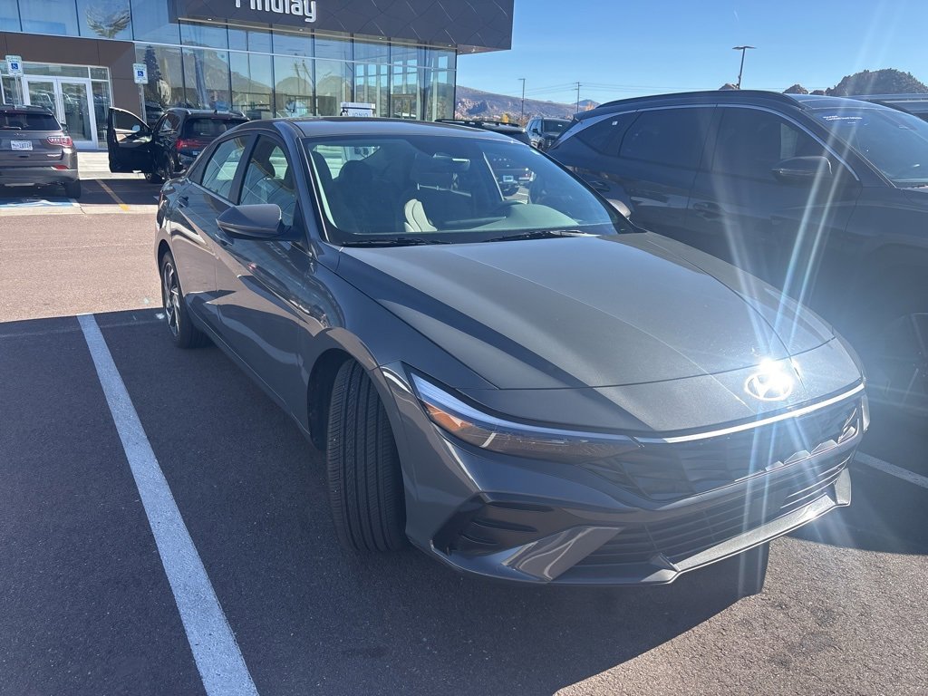 Certified 2024 Hyundai Elantra SEL w/ Convenience Package image 2