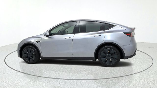 Used 2025 Tesla Model Y Long Range RWD image 5