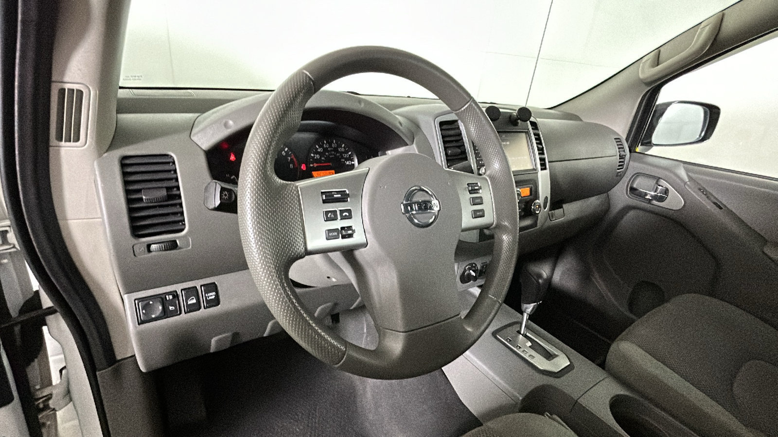 Used 2020 Nissan Frontier SV w/ Midnight Edition Floor Mats AWD/4WD image 16