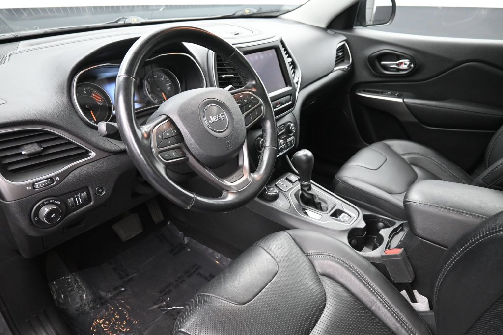 Used 2021 Jeep Cherokee Latitude Lux w/ Sun & Sound Group AWD/4WD image 22