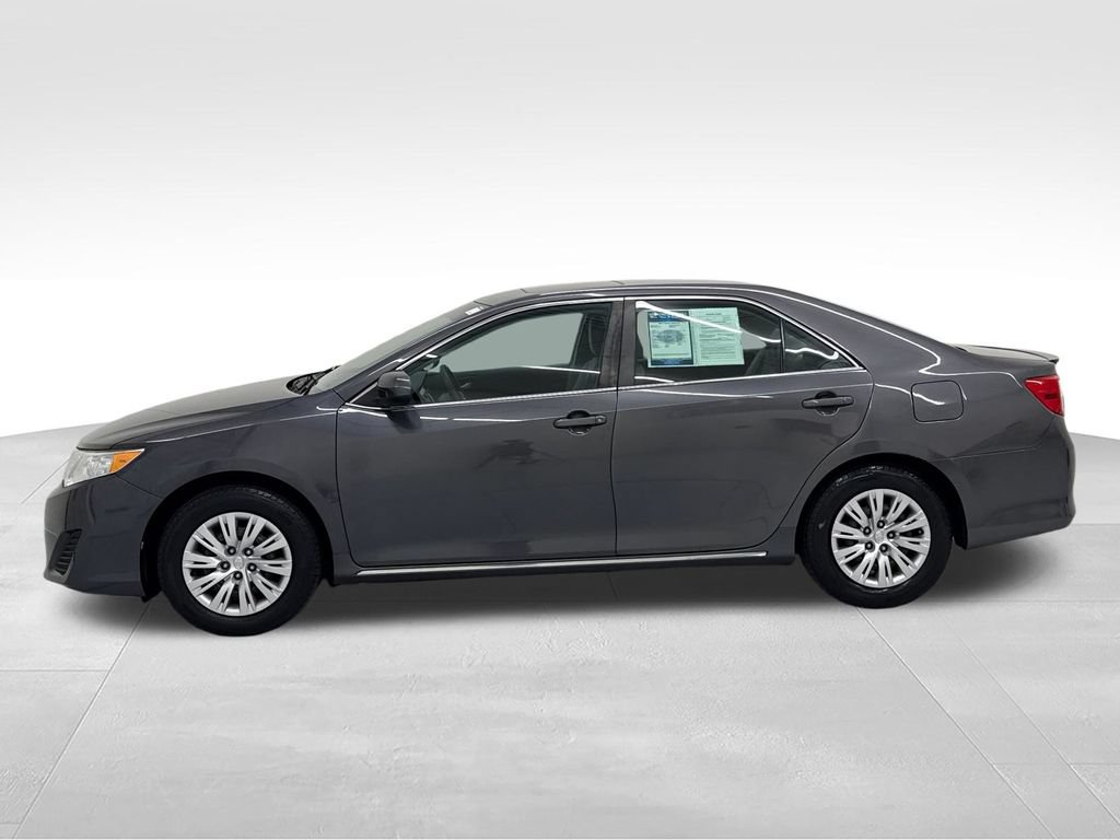 Used 2012 Toyota Camry LE FWD image 2