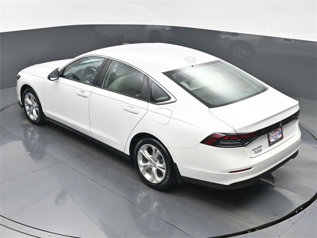 Certified 2023 Honda Accord LX image 32