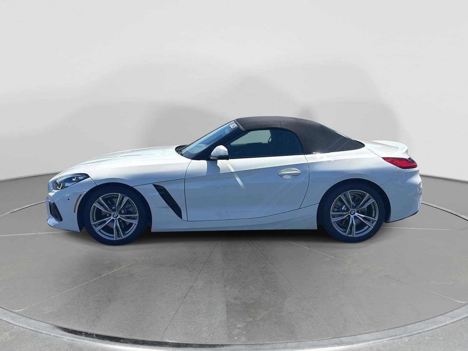 Certified 2023 BMW Z4 sDrive30i w/ Convenience Package RWD image 11