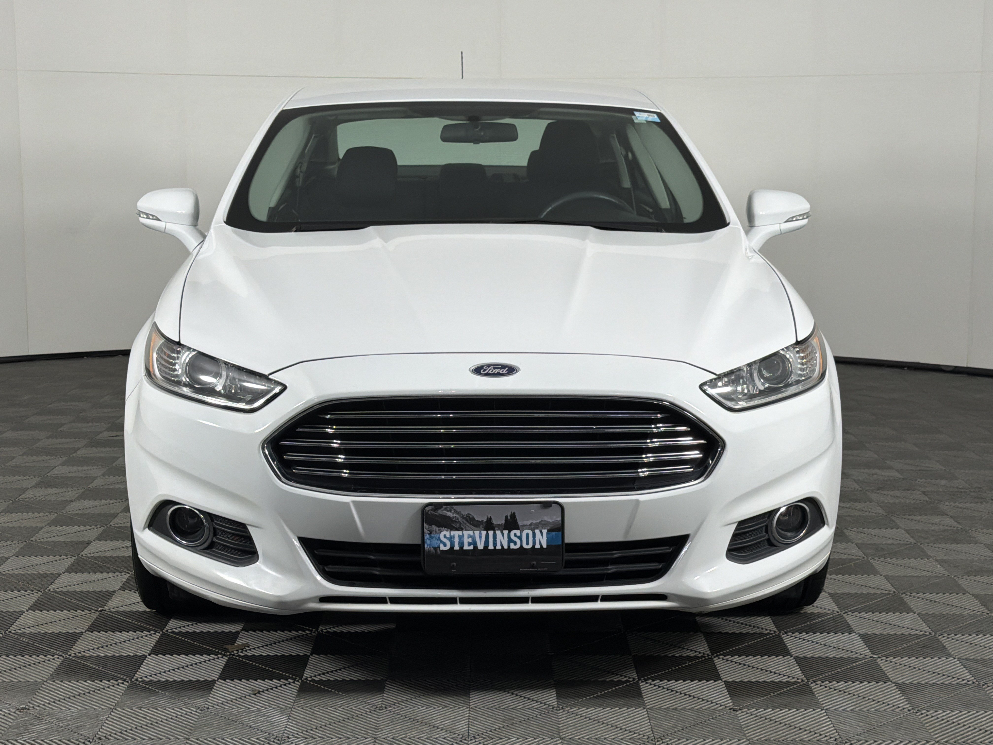 Used 2013 Ford Fusion SE FWD image 2
