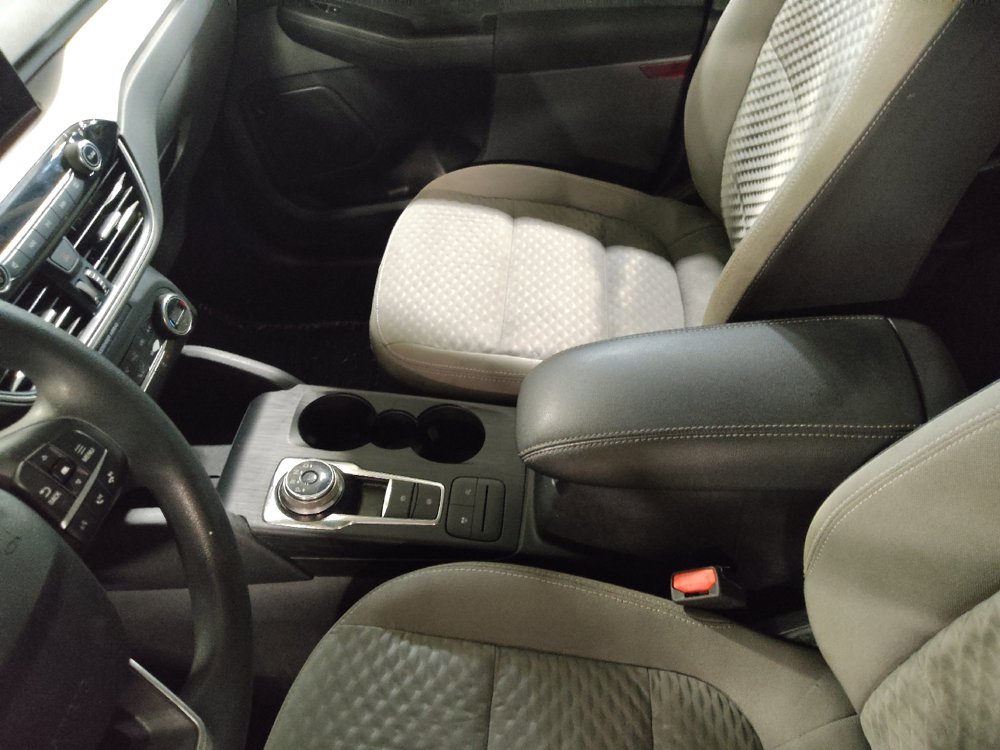 Used 2020 Ford Escape SE image 26