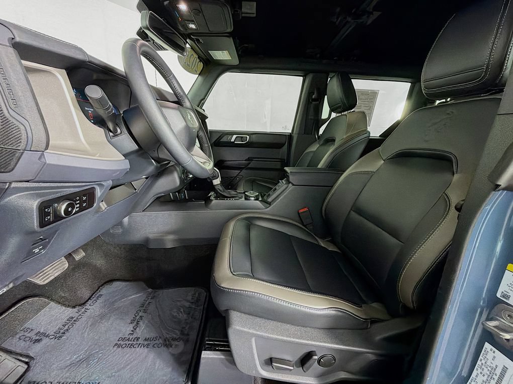 Used 2025 Ford Bronco Outer Banks AWD/4WD image 12