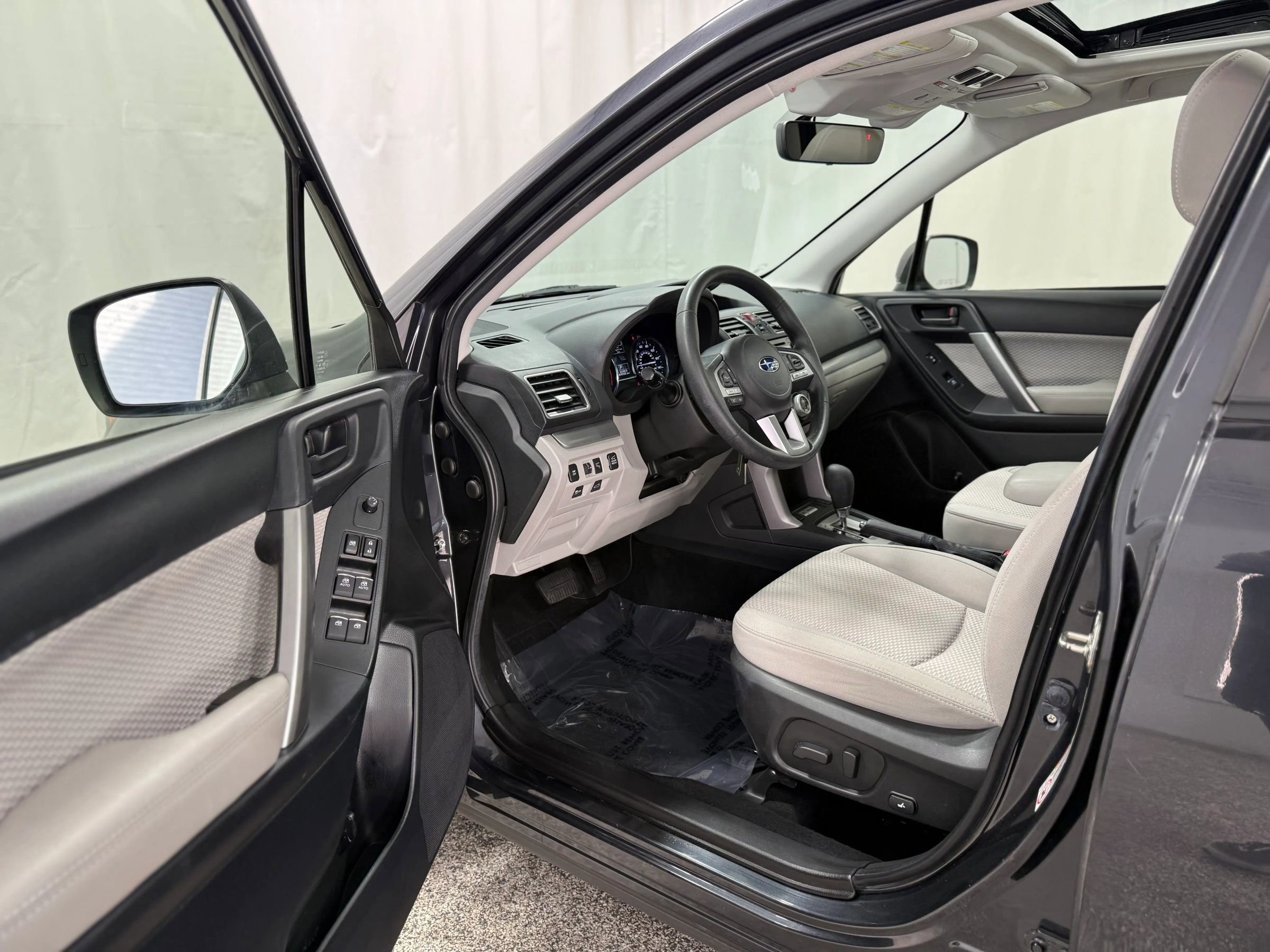 Used 2017 Subaru Forester 2.5i Premium image 10