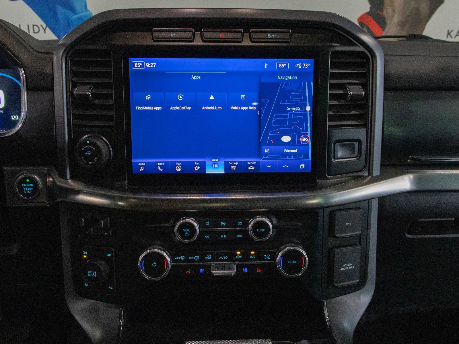 Used 2023 Ford F150 Lariat w/ Trailer Tow Package image 4