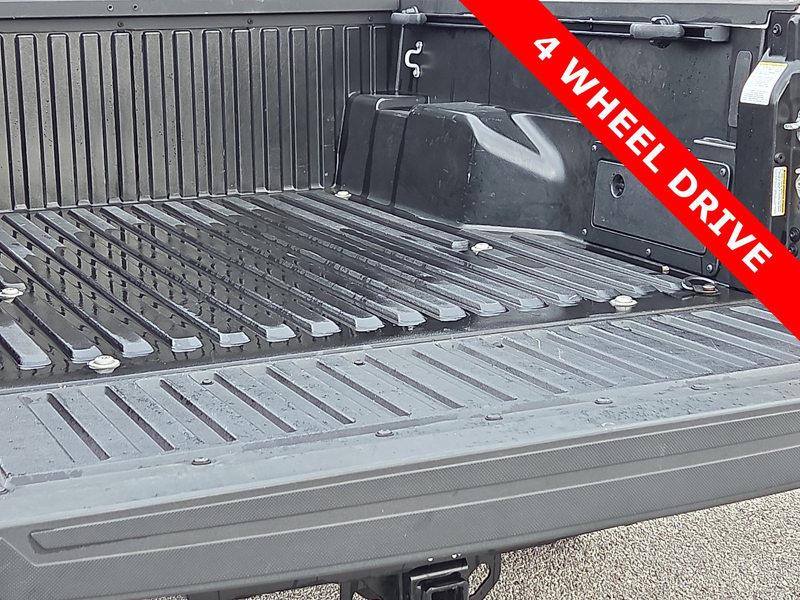 Used 2023 Toyota Tacoma SR5 w/ Technology Package image 9