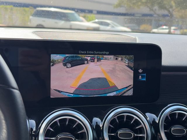 Used 2022 Mercedes-Benz GLB 250 image 18