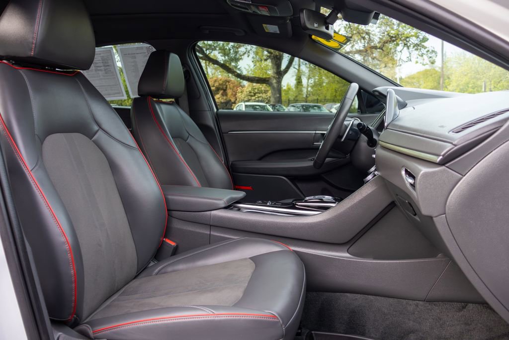 Certified 2023 Hyundai Sonata SEL Plus w/ Winter Weather Package image 12