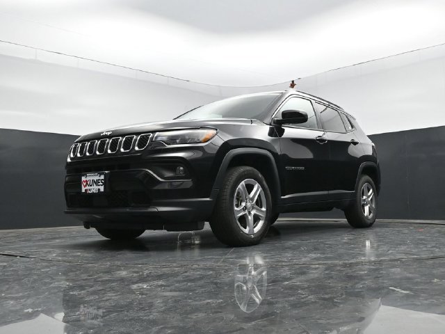 Used 2024 Jeep Compass Latitude AWD/4WD image 48
