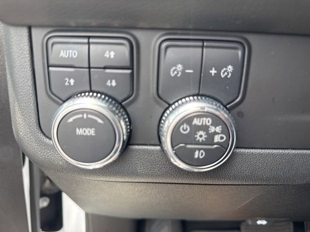 Used 2023 GMC Yukon Denali AWD/4WD image 8