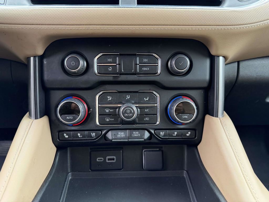 Used 2023 Chevrolet Suburban Premier AWD/4WD image 29