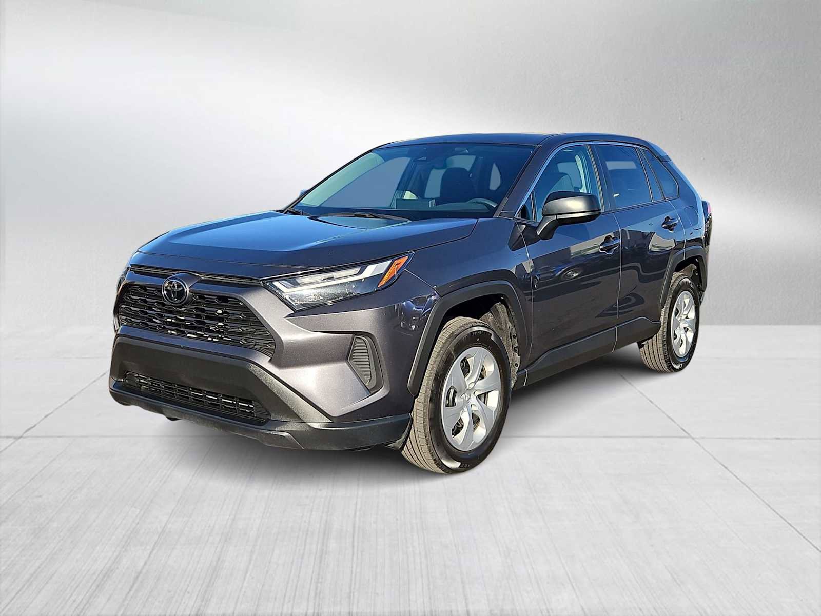 Used 2024 Toyota RAV4 LE image 4