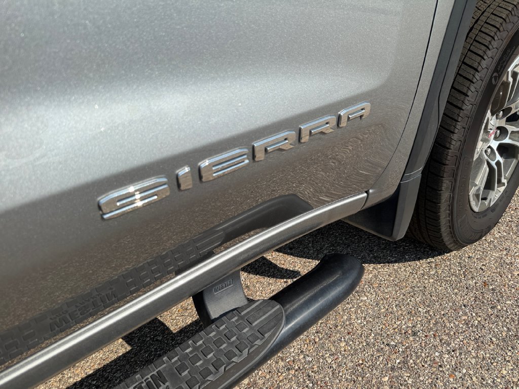 Used 2023 GMC Sierra 1500 SLT AWD/4WD image 29