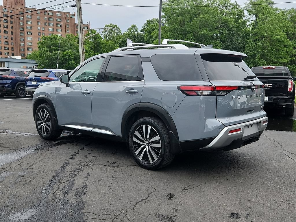 Used 2023 Nissan Pathfinder Platinum AWD/4WD image 4