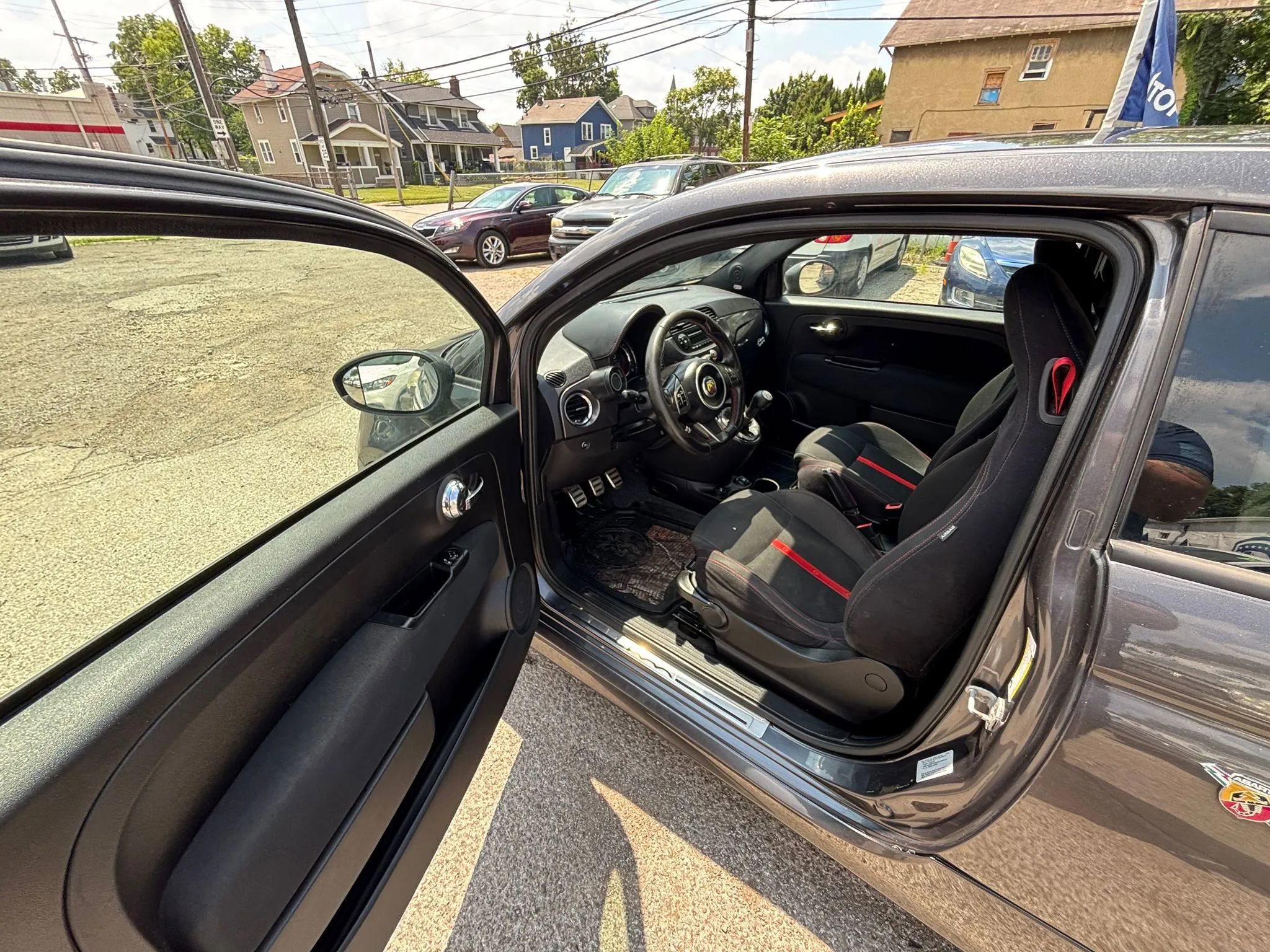 Used 2015 FIAT 500 Abarth w/ Beats Audio Package image 12