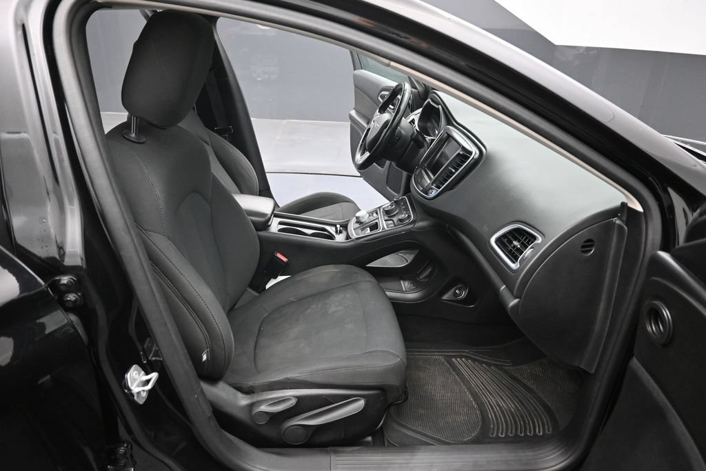 Used 2016 Chrysler 200 Limited w/ Anniversary Edition FWD image 32