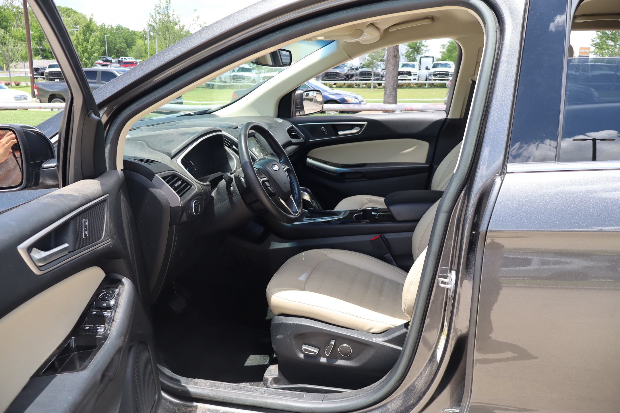 Used 2018 Ford Edge SEL w/ Equipment Group 201A FWD image 23