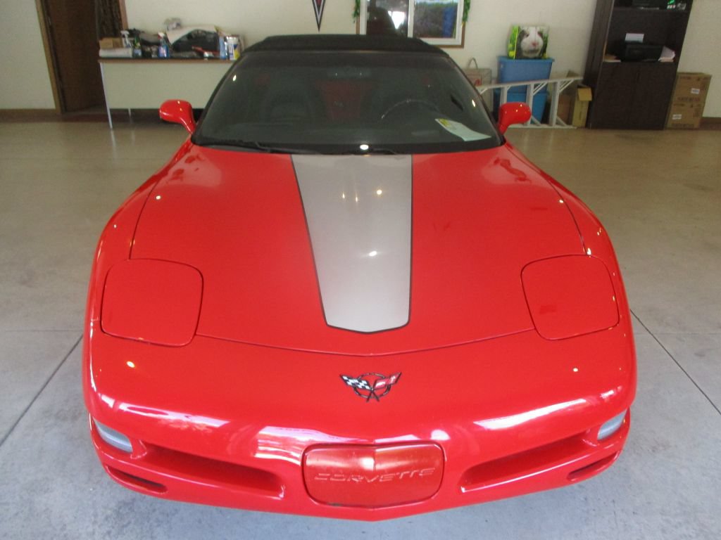 Used 2000 Chevrolet Corvette Convertible w/ Memory Pkg RWD image 2