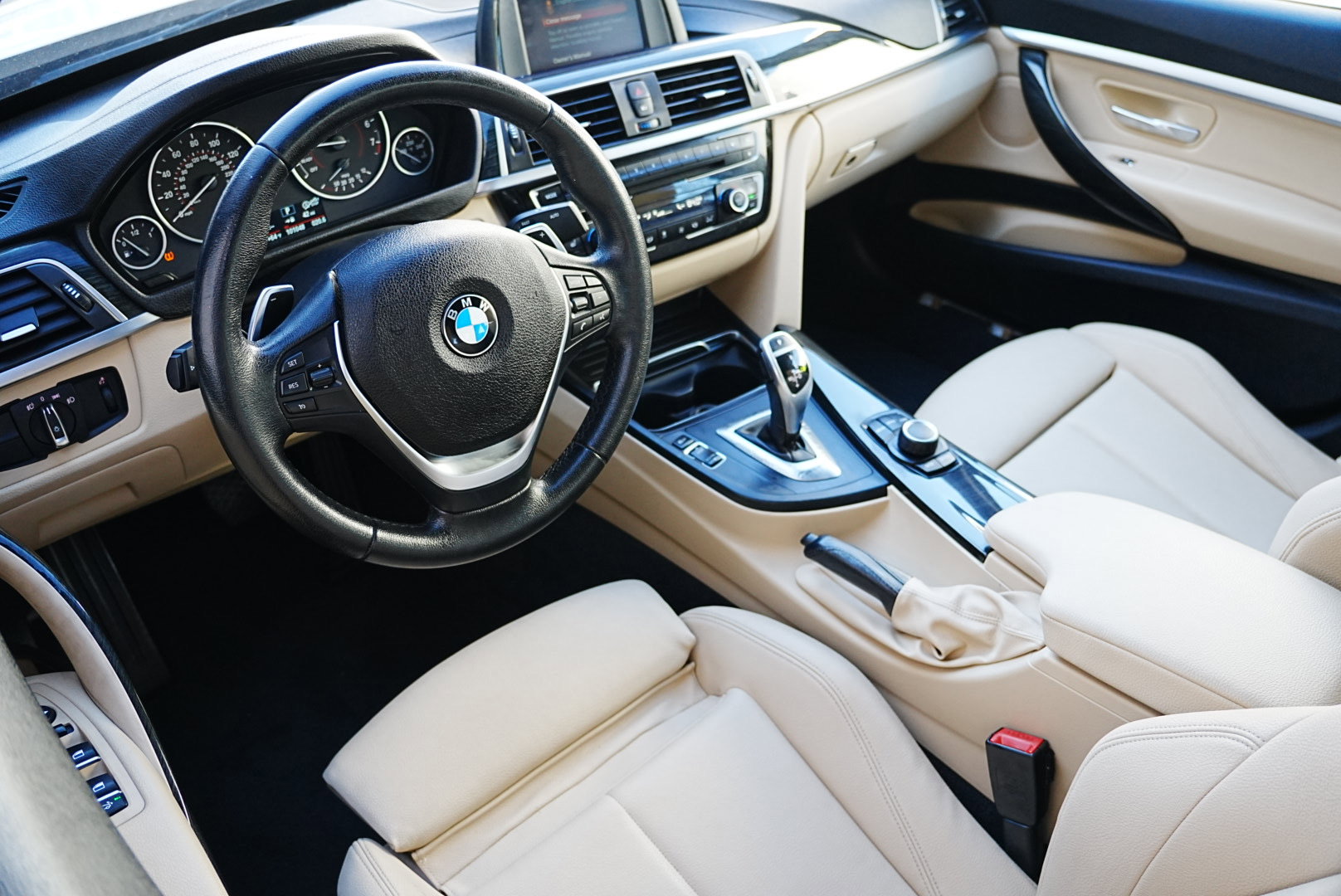 Used 2018 BMW 330i Gran Turismo xDrive image 8