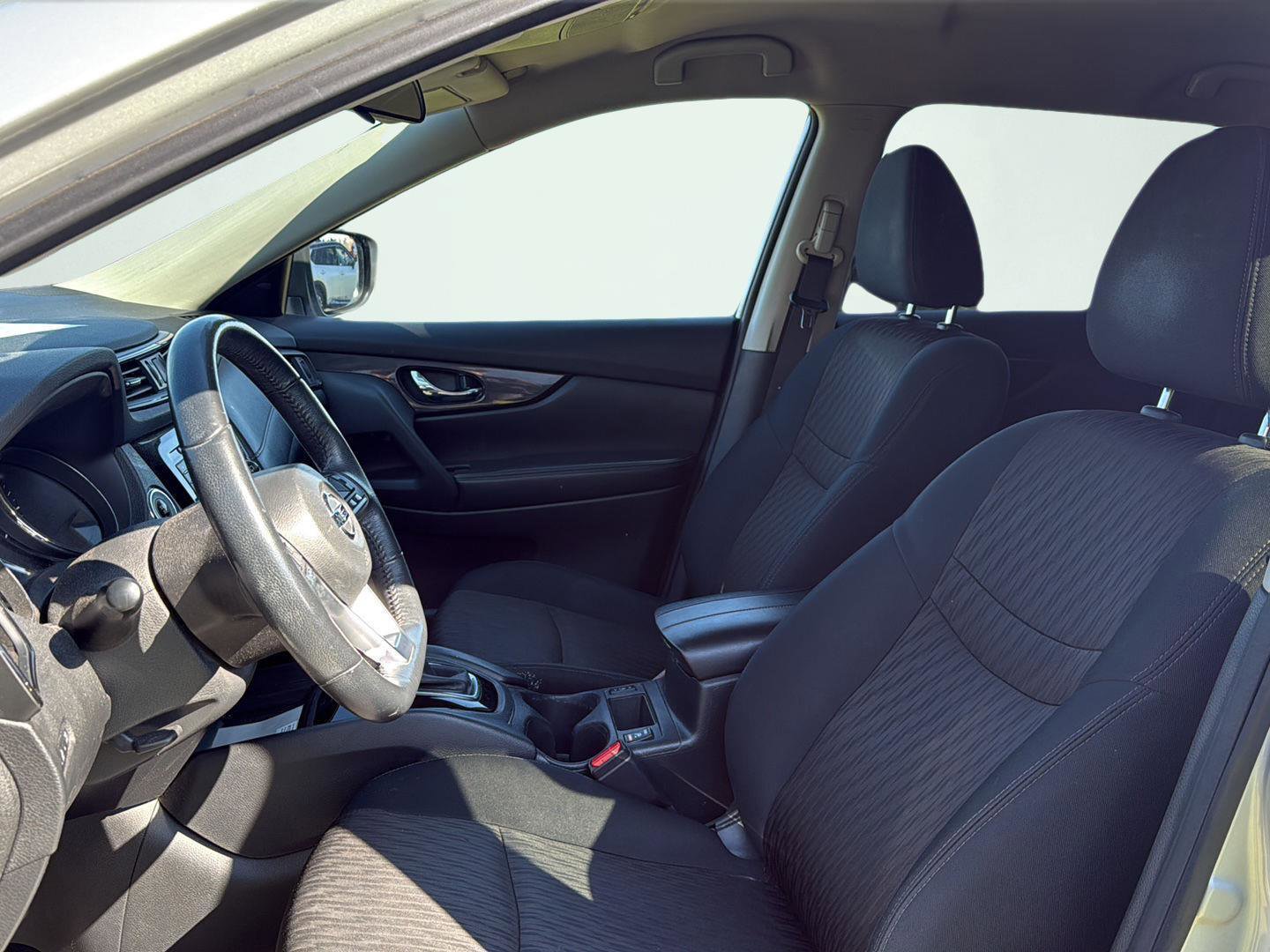 Used 2018 Nissan Rogue SV image 8