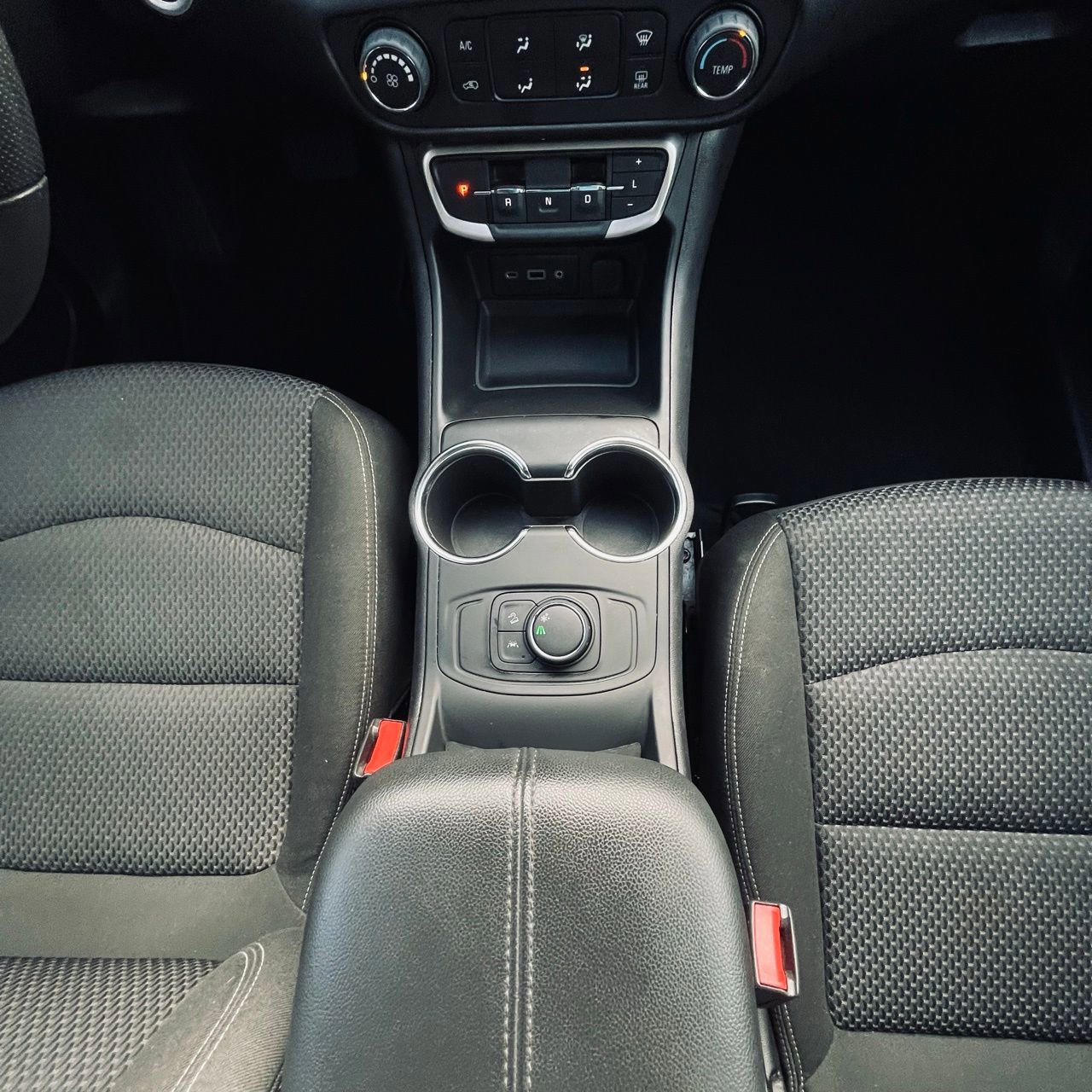 Used 2024 GMC Terrain SLE image 19