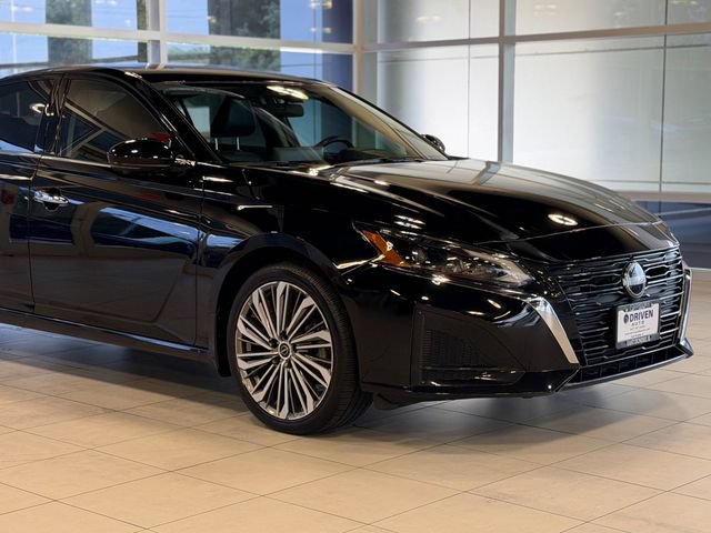 Used 2023 Nissan Altima 2.5 SL AWD/4WD image 5