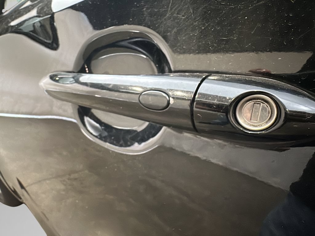 Used 2015 Kia Sedona EX FWD image 13
