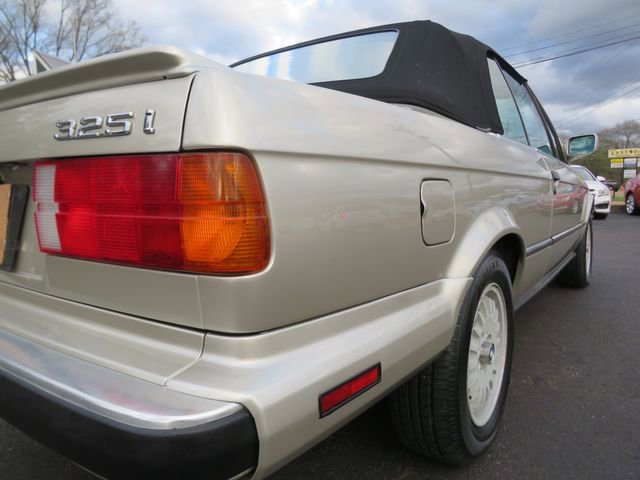 Used 1988 BMW 325i Convertible image 15