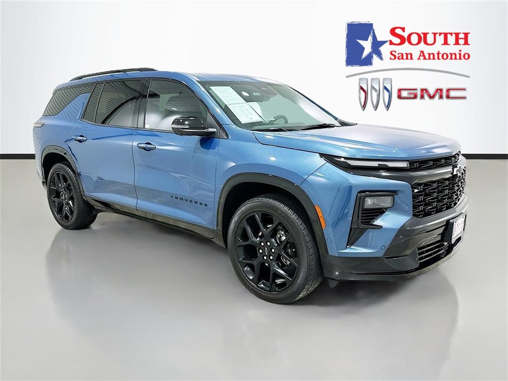 Used 2024 Chevrolet Traverse RS image 1