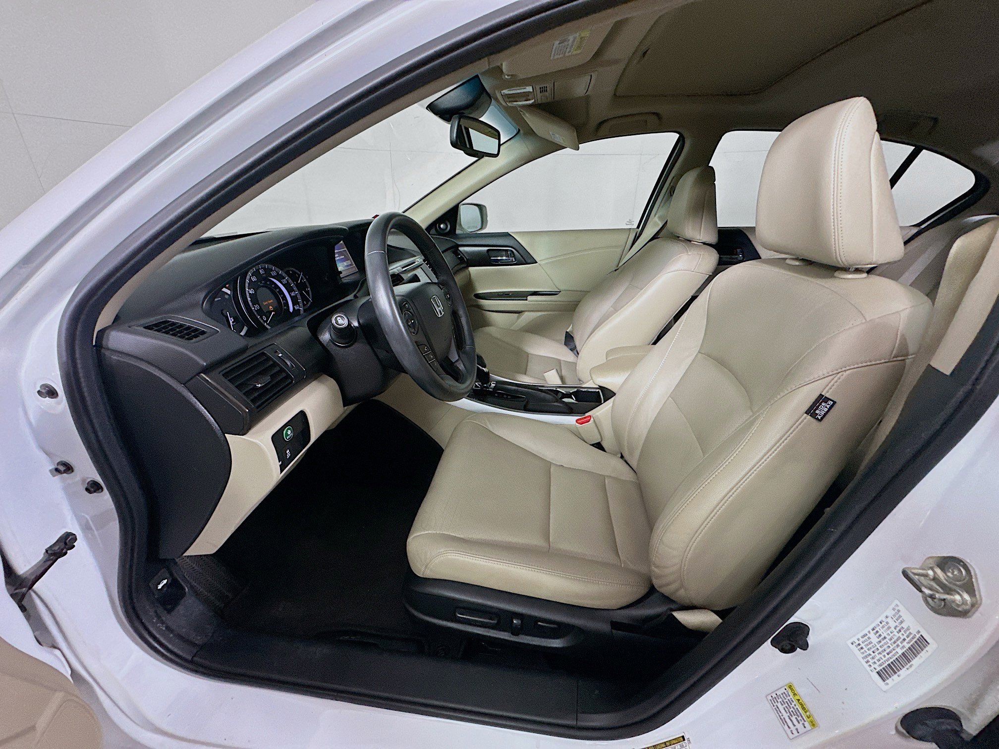 Used 2015 Honda Accord Touring image 13