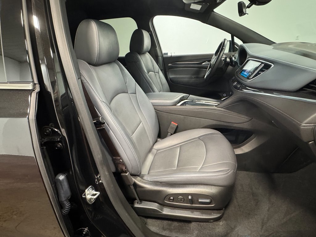 Used 2024 Buick Enclave Premium image 13