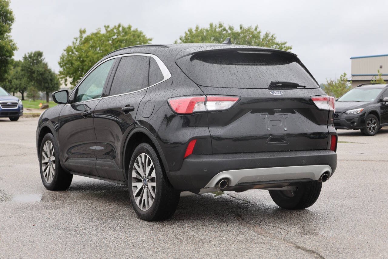 Used 2021 Ford Escape Titanium AWD/4WD image 11