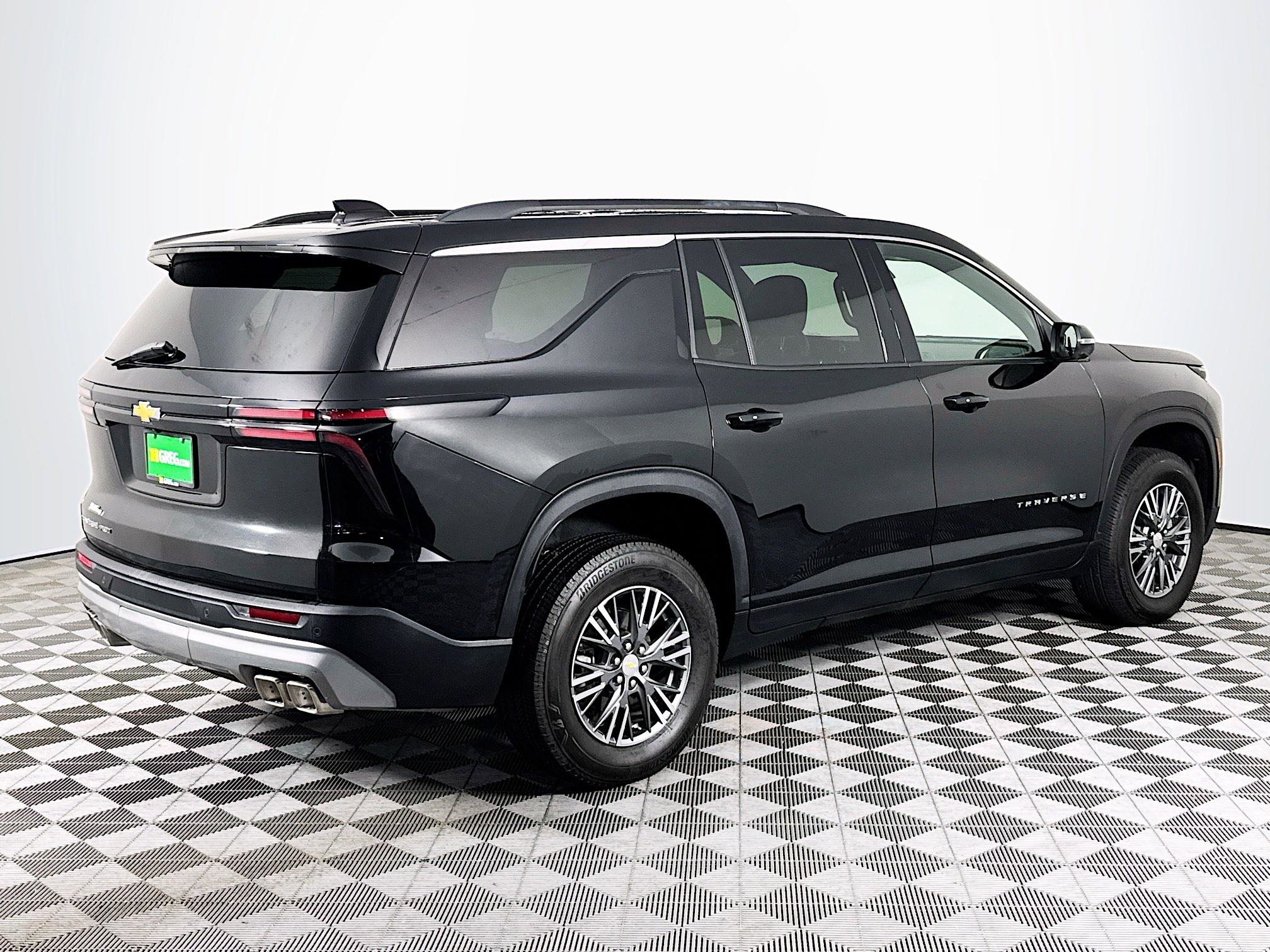 Used 2026 Chevrolet Traverse LT AWD/4WD image 10