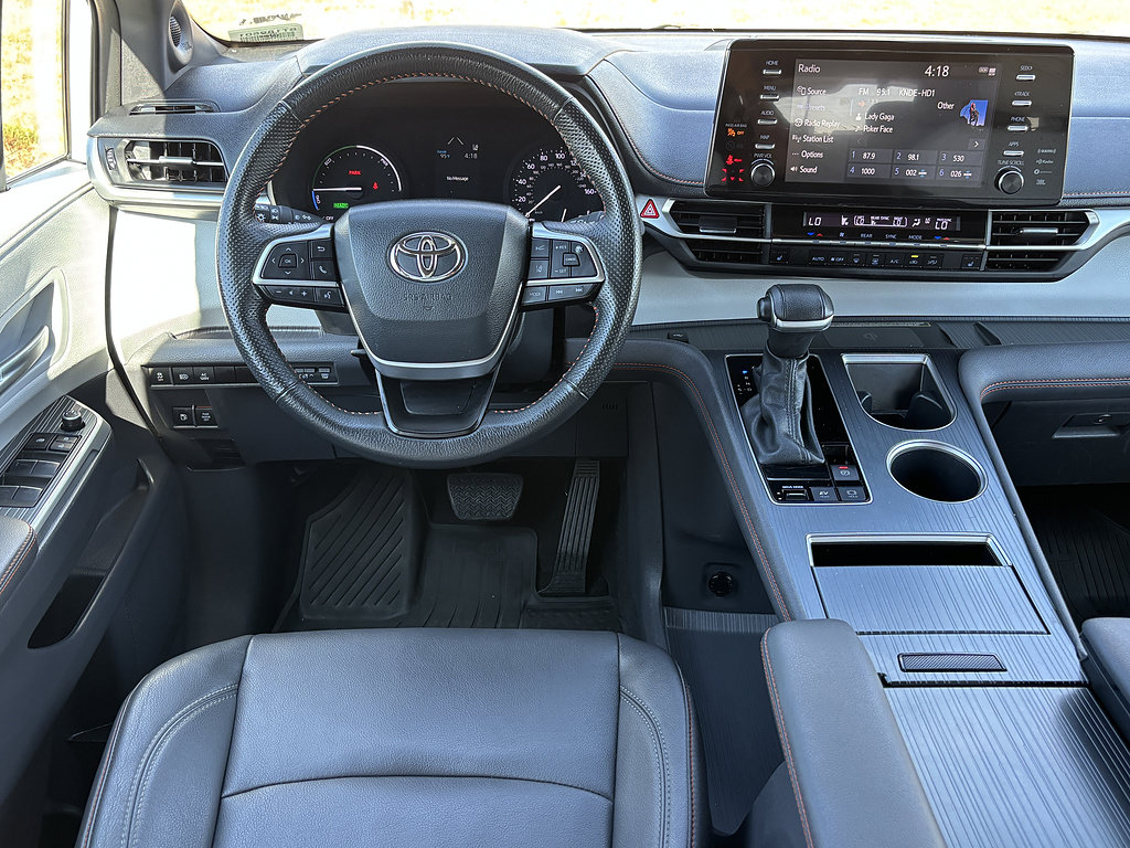 Certified 2024 Toyota Sienna XSE w/ XSE Plus Package FWD image 11