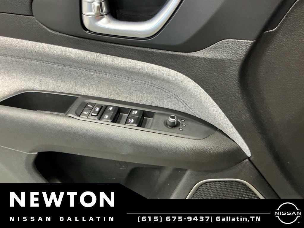 Used 2023 Jeep Compass Latitude w/ Convenience Group AWD/4WD image 41