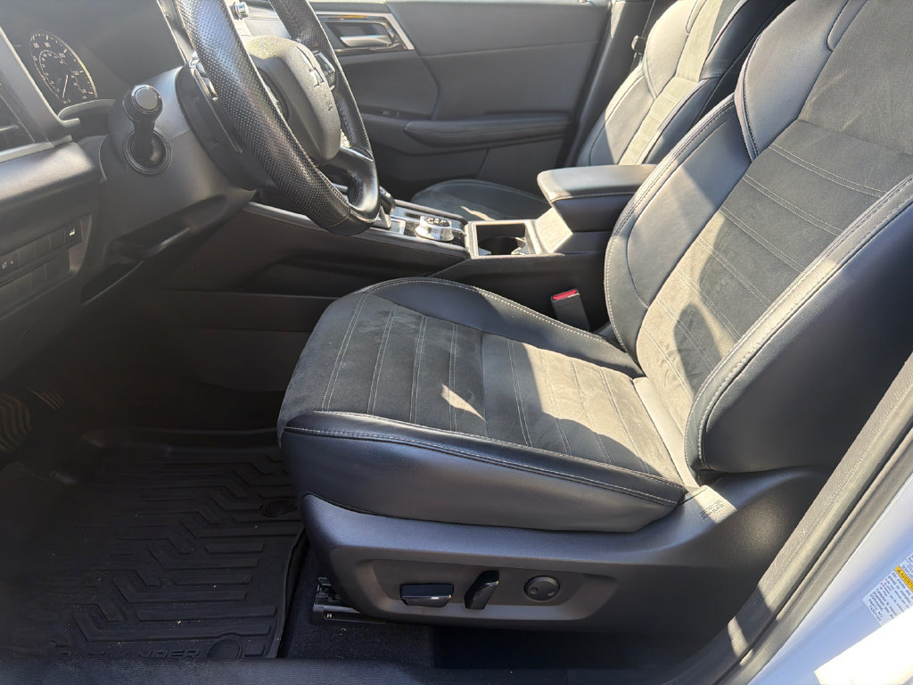 Used 2024 Mitsubishi Outlander SE FWD image 11