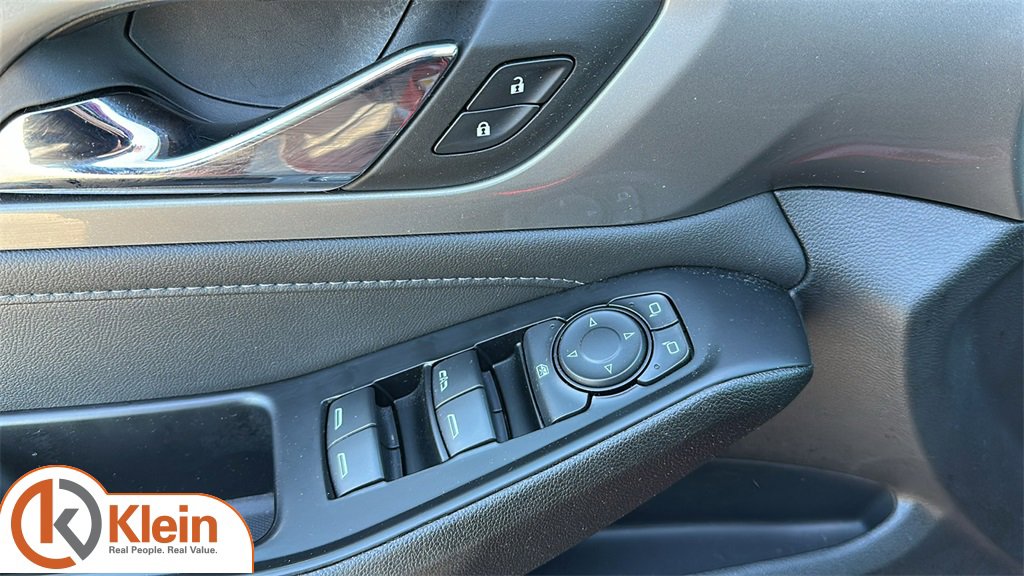 Used 2023 Chevrolet Traverse LT image 13