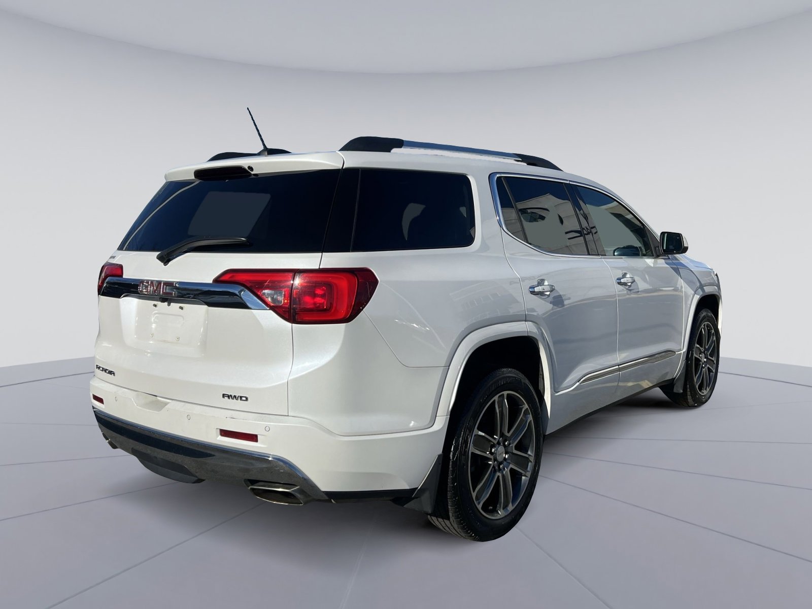 Used 2019 GMC Acadia Denali w/ Technology Package image 9
