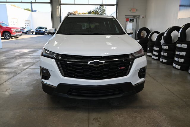Used 2022 Chevrolet Traverse RS image 2