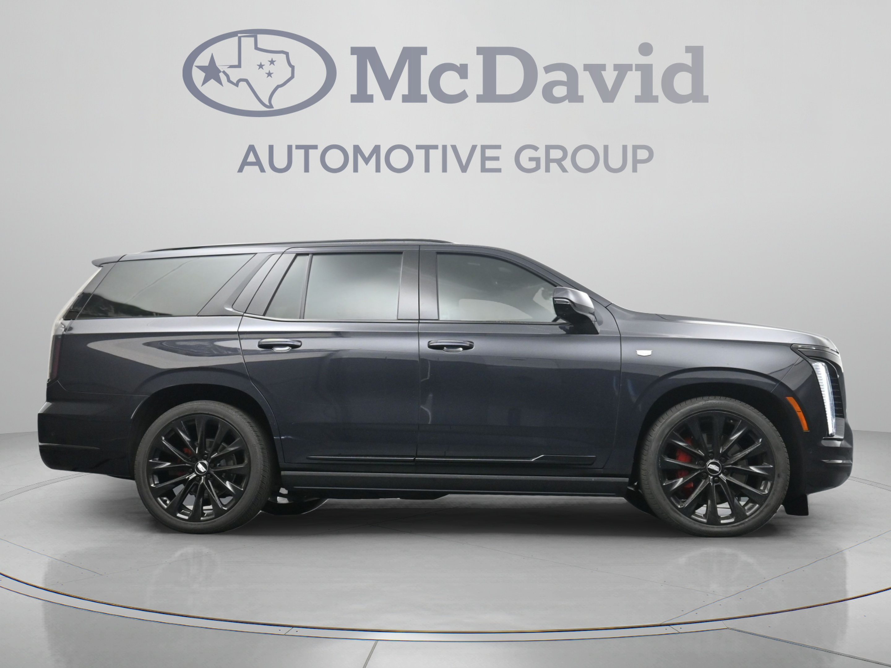 Used 2026 Cadillac Escalade Platinum Sport w/ LPO, ONYX Package AWD/4WD image 31