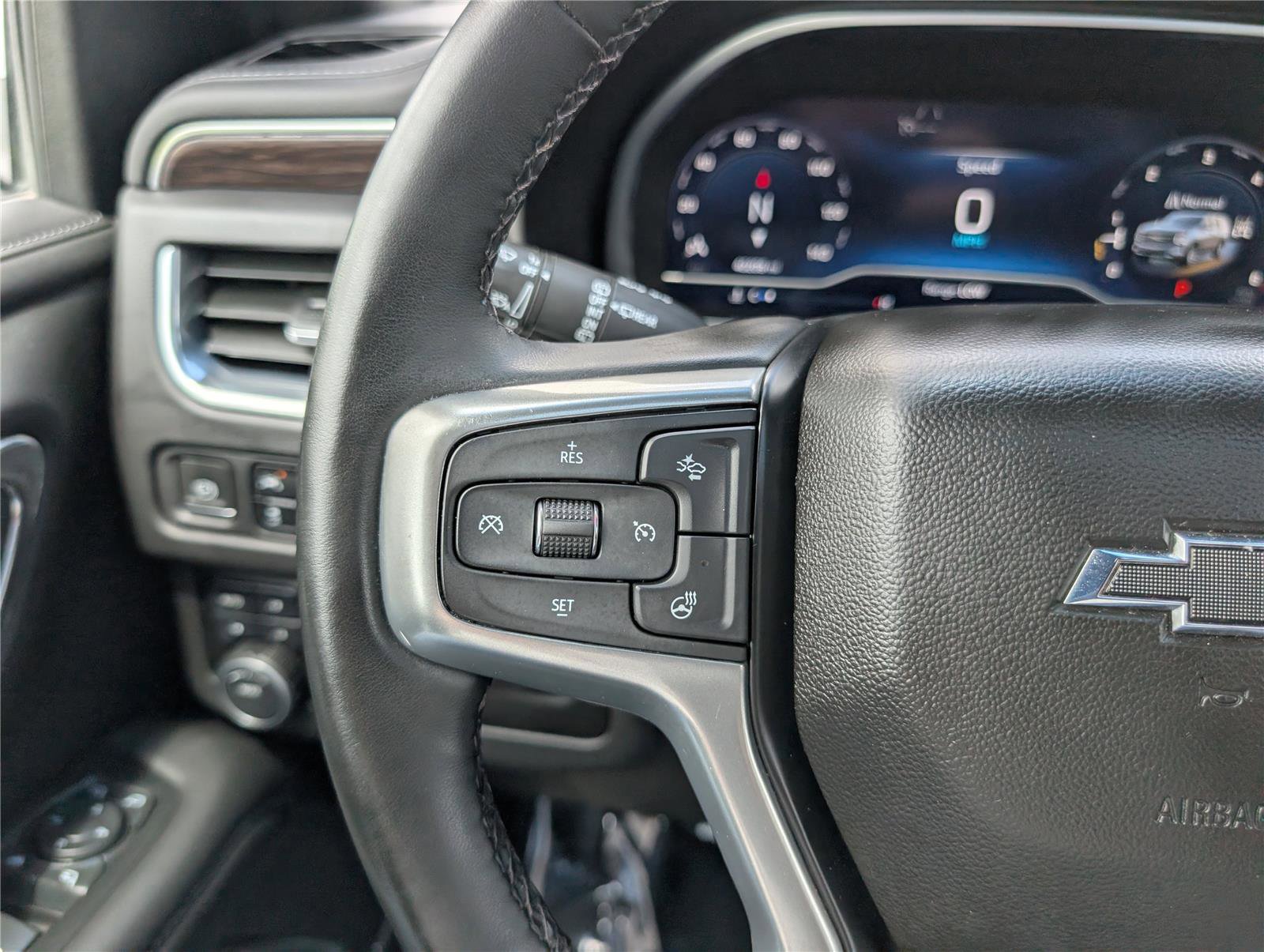 Used 2023 Chevrolet Tahoe Z71 w/ Luxury Package AWD/4WD image 27