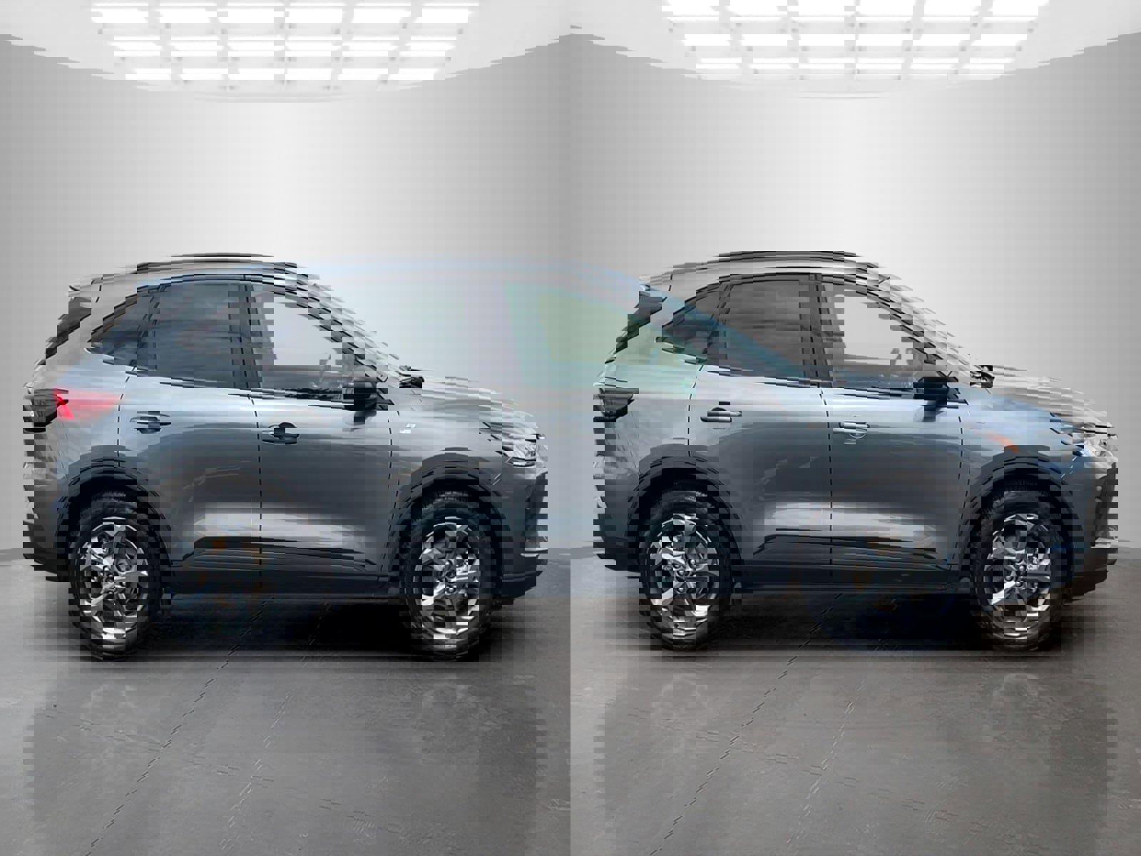 Used 2025 Ford Escape ST-Line FWD image 3