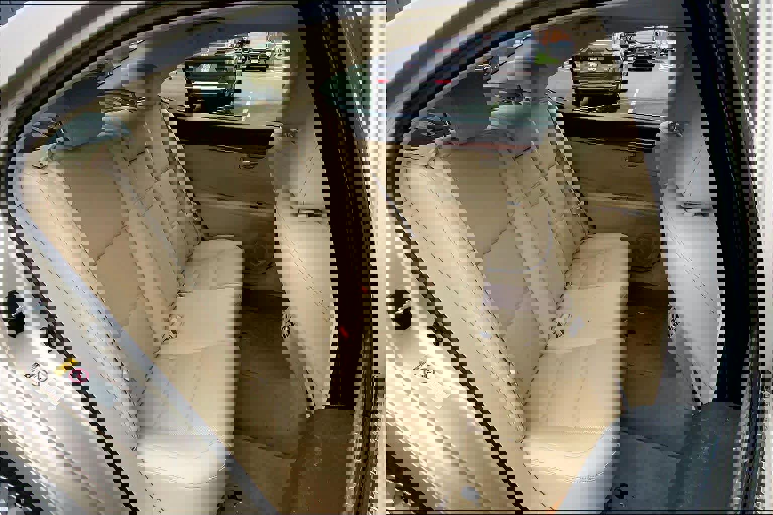 Used 2014 Lexus ES 300h w/ Premium Package w/Bamboo Trim image 20