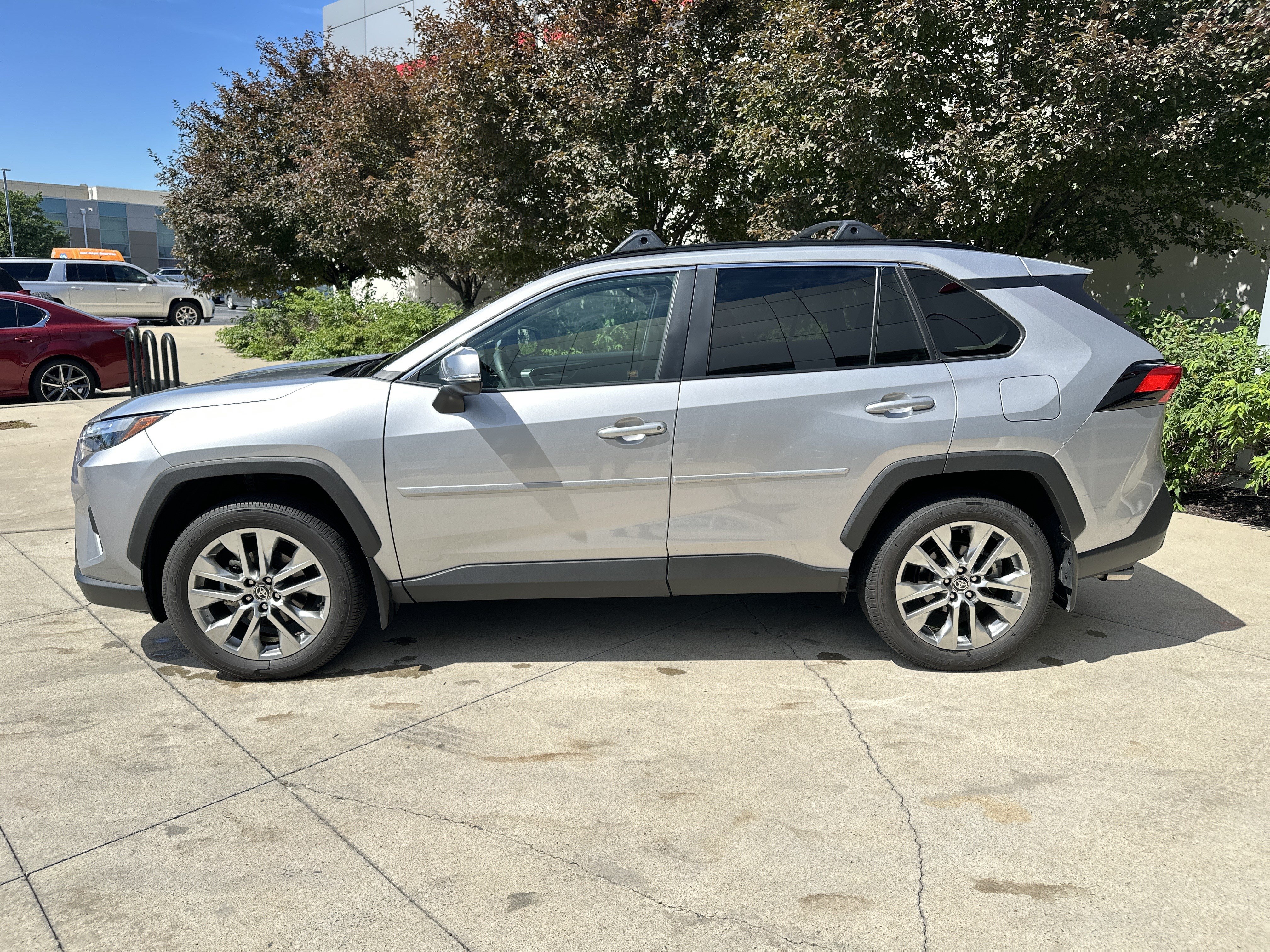 Used 2025 Toyota RAV4 XLE Premium w/ Weather Package AWD/4WD image 9