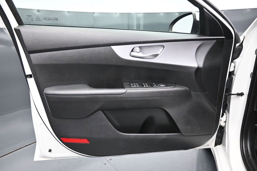 Used 2023 Kia Forte LXS w/ LXS Technology Package FWD image 10